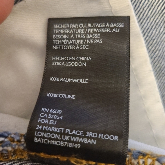 BDG Urban Outfitters Denim Mini Skirt Raw Hem Dark Wash Size Small - Picture 2 of 5